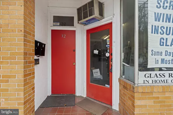 32 S MACDADE BLVD, Glenolden, PA 19036
