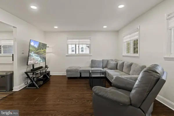 328 BROWNING LN, Cherry Hill, NJ 08003