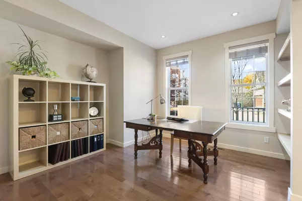 5550 Henwood ST SW, Calgary, AB T3E 6Z3