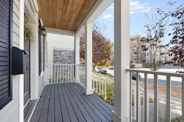 5550 Henwood ST SW, Calgary, AB T3E 6Z3