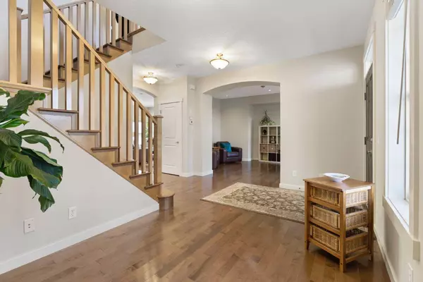 5550 Henwood ST SW, Calgary, AB T3E 6Z3