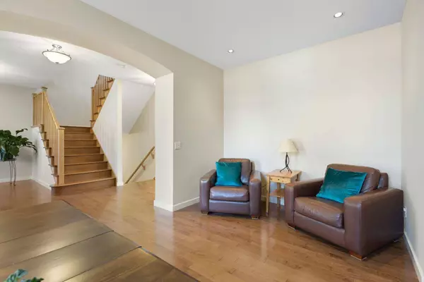 5550 Henwood ST SW, Calgary, AB T3E 6Z3