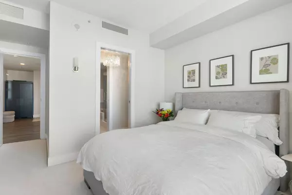 433 11 AVE SE #1601, Calgary, AB T2G 0C7