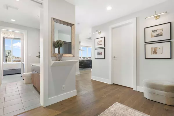 433 11 AVE SE #1601, Calgary, AB T2G 0C7