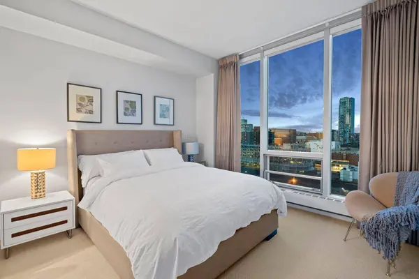 433 11 AVE SE #1601, Calgary, AB T2G 0C7