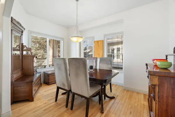 20 Ranch RD, Okotoks, AB T1S 1W8