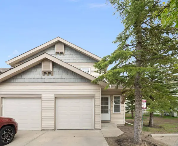 10 Eversyde CT SW, Calgary, AB T2Y 4S4