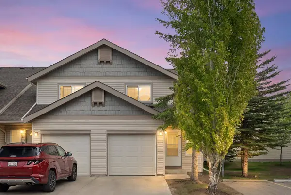 10 Eversyde CT SW, Calgary, AB T2Y 4S4