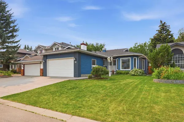 420 Douglasbank CT SE, Calgary, AB T2Z1X1