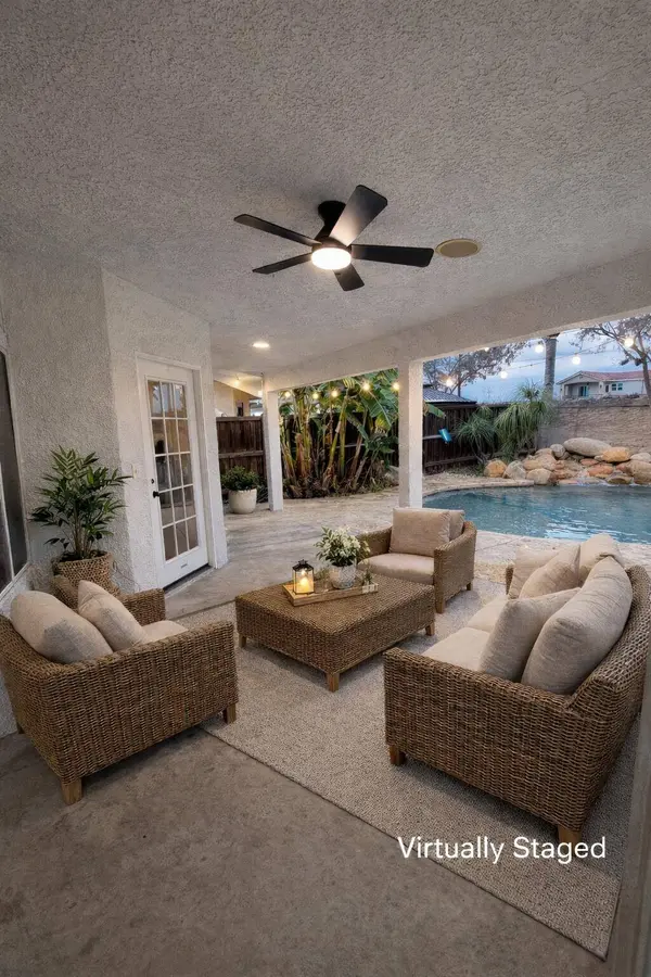5222 W Lark W Court, Visalia, CA 93291