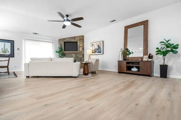 3603 N Minden Court, Visalia, CA 93291