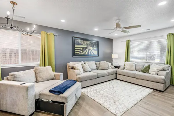 3444 W Coppola Avenue, Visalia, CA 93277