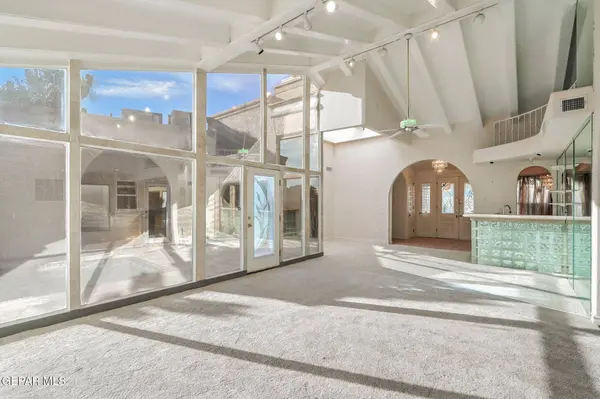 11157 LEO COLLINS DR, El Paso, TX 79936