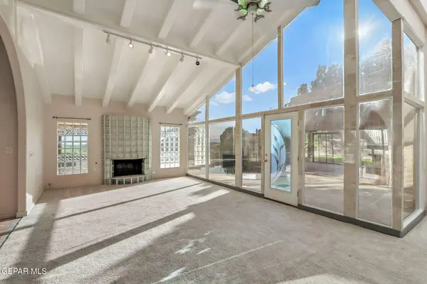 11157 LEO COLLINS DR, El Paso, TX 79936