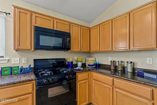 12013 COPPER HEAD LN, El Paso, TX 79934