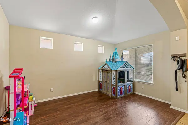 12013 COPPER HEAD LN, El Paso, TX 79934