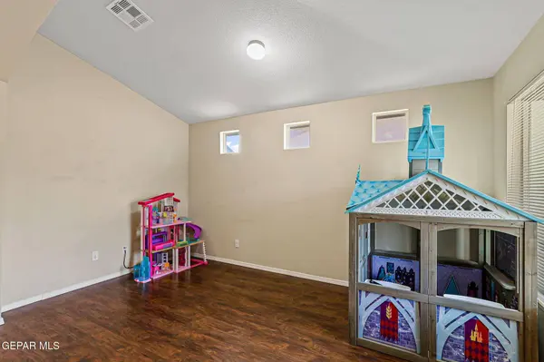 12013 COPPER HEAD LN, El Paso, TX 79934