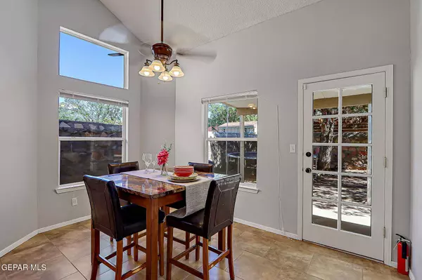 3352 BROKEN BOW ST, El Paso, TX 79936