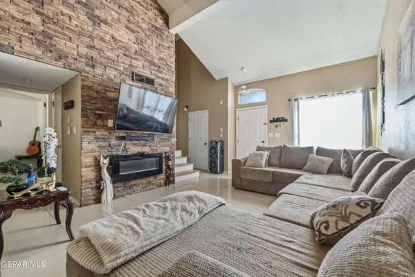 14001 JASON CRANDALL DR, El Paso, TX 79938