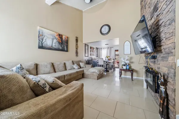 14001 JASON CRANDALL DR, El Paso, TX 79938