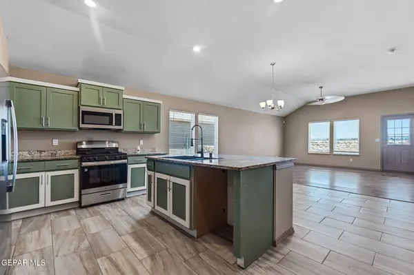 11352 Santa Barbara DR, El Paso, TX 79927