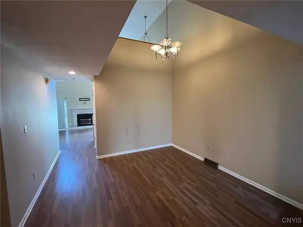 1252 James ST, Syracuse, NY 13203