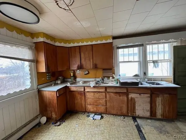 1016 Gotham ST, Watertown, NY 13601