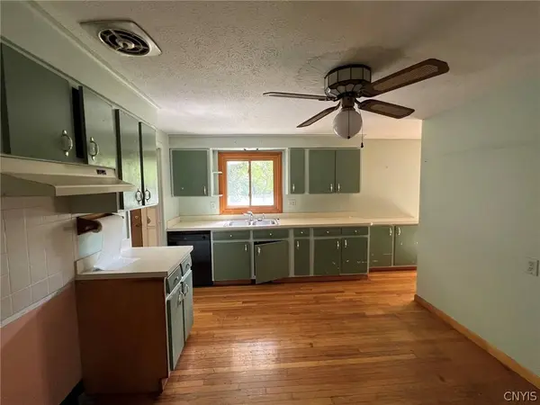 106 Richards RD, Camillus, NY 13031