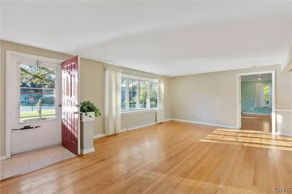 103 Huckleberry LN, Syracuse, NY 13219