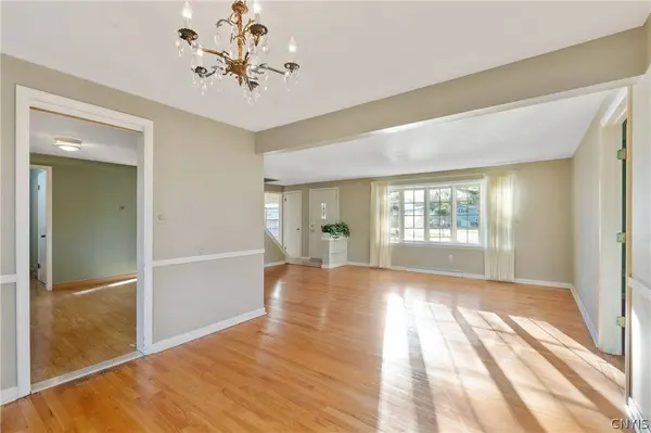 103 Huckleberry LN, Syracuse, NY 13219