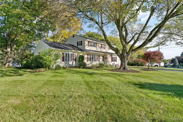 103 Huckleberry LN, Syracuse, NY 13219