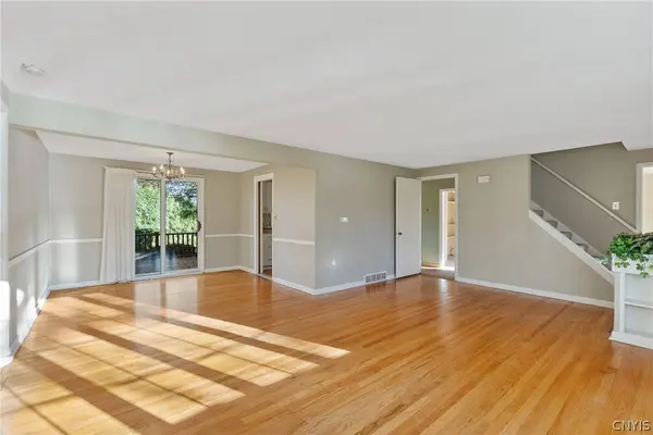 103 Huckleberry LN, Syracuse, NY 13219