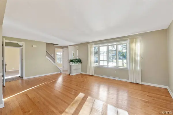 103 Huckleberry LN, Syracuse, NY 13219