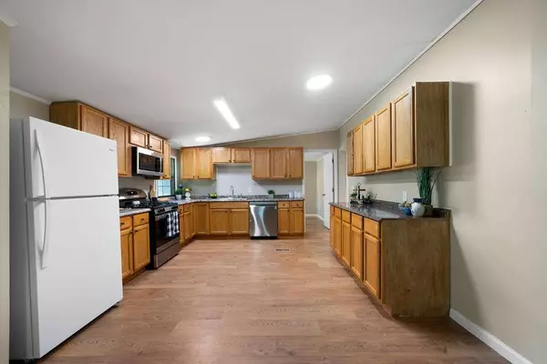 985 Brooks Rackley RD, Dallas, GA 30157