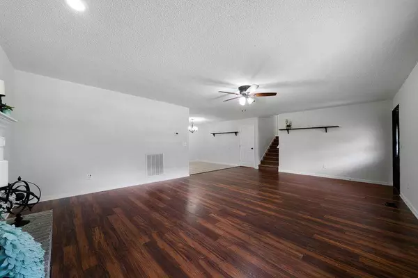 206 Eagle Watch DR, Carrollton, GA 30117