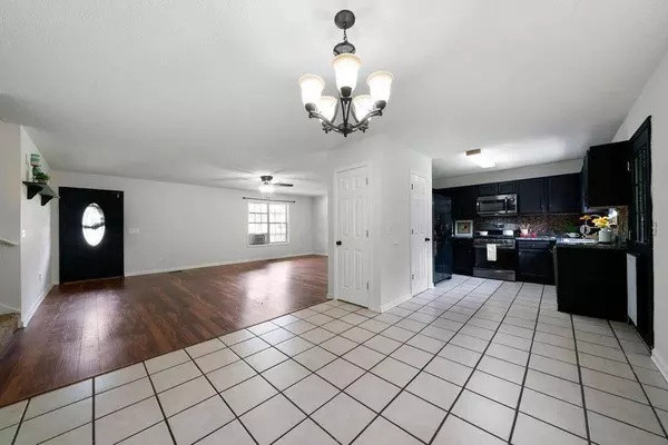 206 Eagle Watch DR, Carrollton, GA 30117