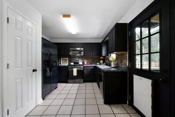 206 Eagle Watch DR, Carrollton, GA 30117