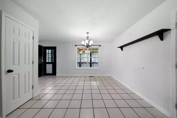 206 Eagle Watch DR, Carrollton, GA 30117