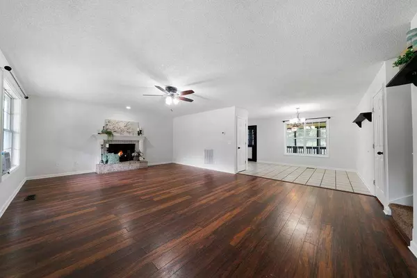 206 Eagle Watch DR, Carrollton, GA 30117