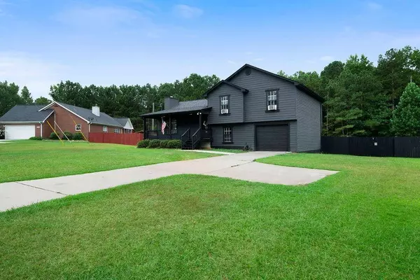 206 Eagle Watch DR, Carrollton, GA 30117