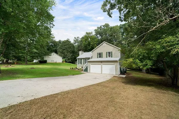 135 Clyde Cole RD, Dallas, GA 30157