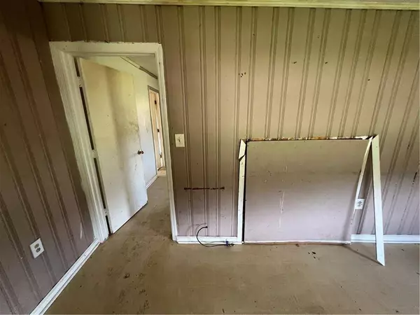 369 Cavender LN, Bowdon, GA 30108