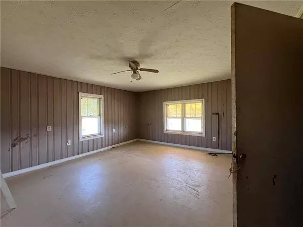 369 Cavender LN, Bowdon, GA 30108