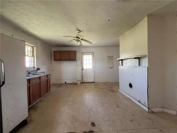 369 Cavender LN, Bowdon, GA 30108