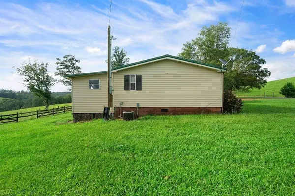 339 Cavender LN, Bowdon, GA 30108