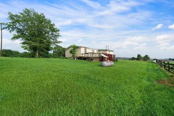 339 Cavender LN, Bowdon, GA 30108