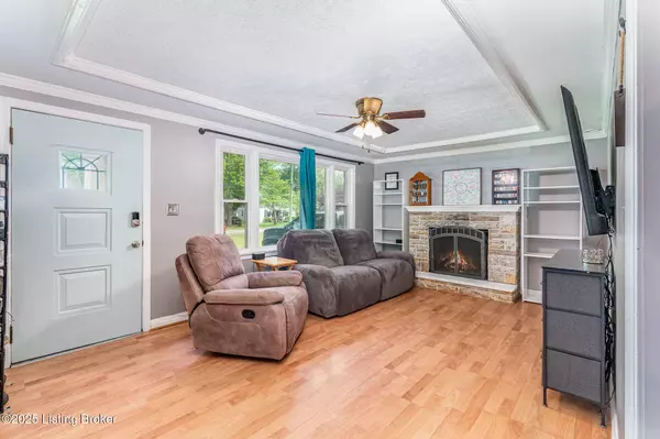 5004 Feys Dr, Louisville, KY 40216