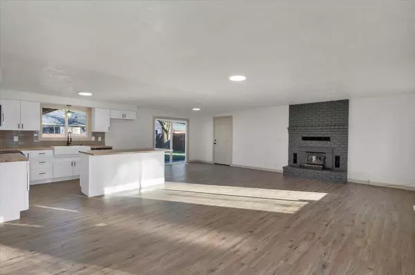 828 Oxen Ct SE SE, Salem, OR 97317