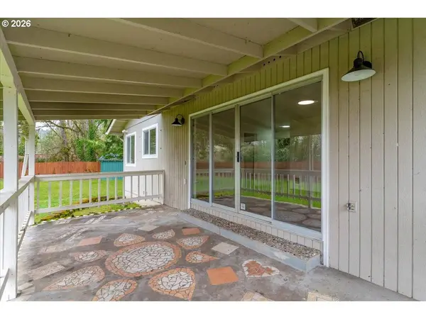 1637 56TH AVE, Sweet Home, OR 97386