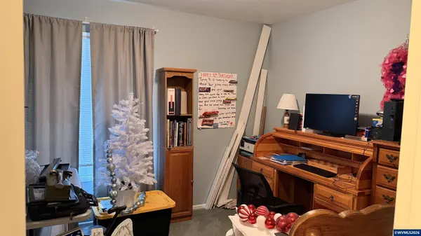 2055 Crittenden Lp, Albany, OR 97321